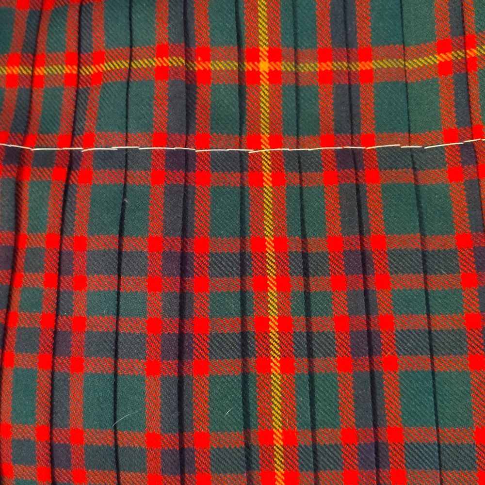 NWT The Balmoral Kilt, Traditional 8 Yard Kilt. - Picture 5 of 7
